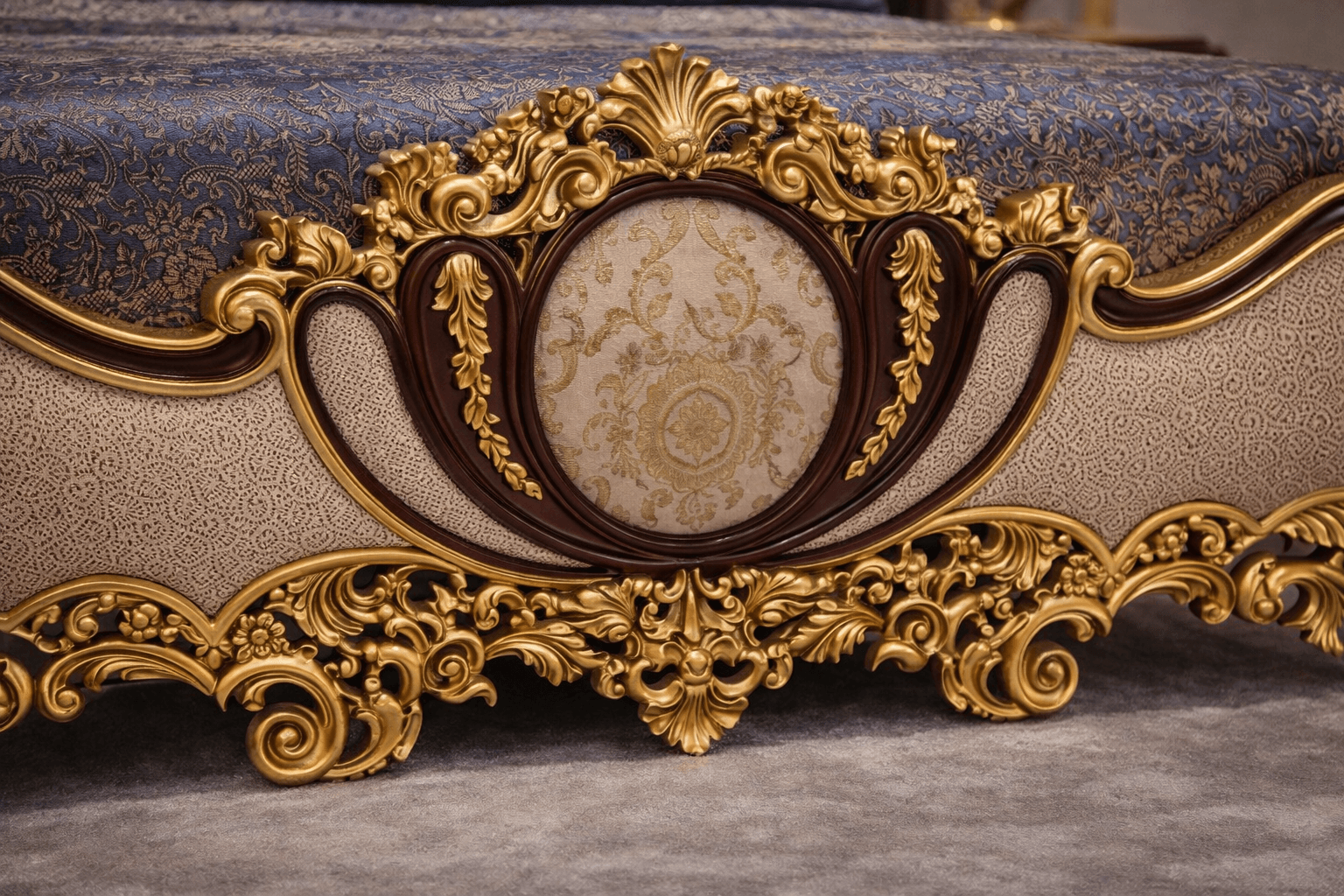 Imperiale Royale Bed Ensemble - View 4